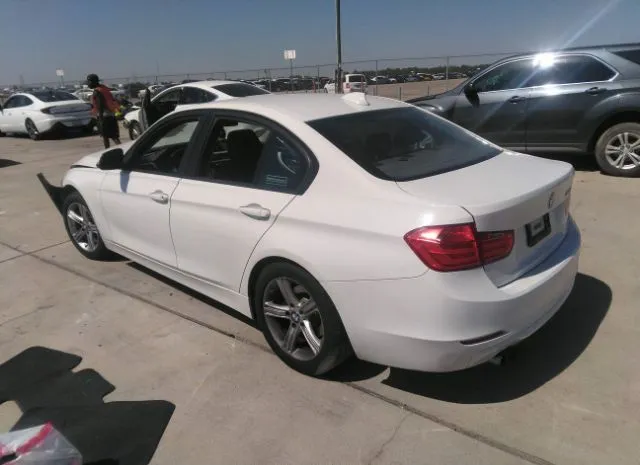 Photo 2 VIN: WBA3C1C5XDF438137 - BMW 3 SERIES 