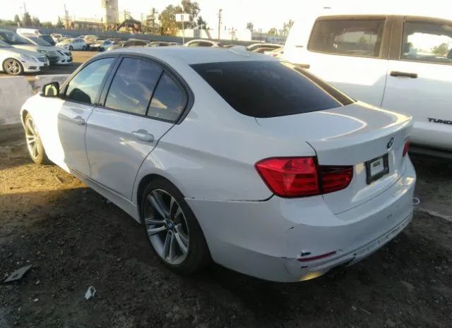 Photo 2 VIN: WBA3C1C5XDF440034 - BMW 3 SERIES 