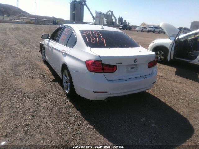 Photo 2 VIN: WBA3C3C50DF981671 - BMW 320I 