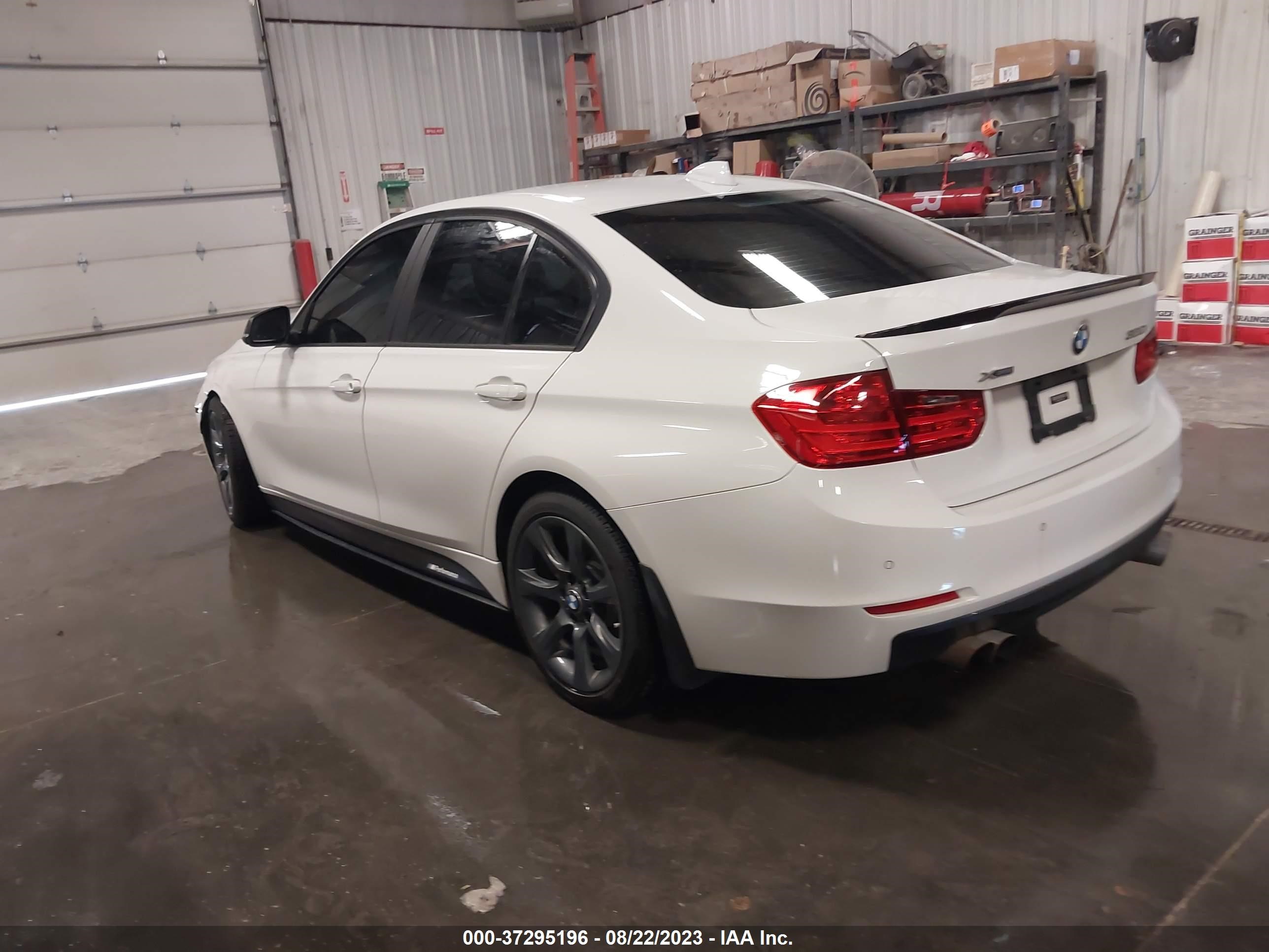 Photo 2 VIN: WBA3C3C50EP660659 - BMW 3 SERIES 