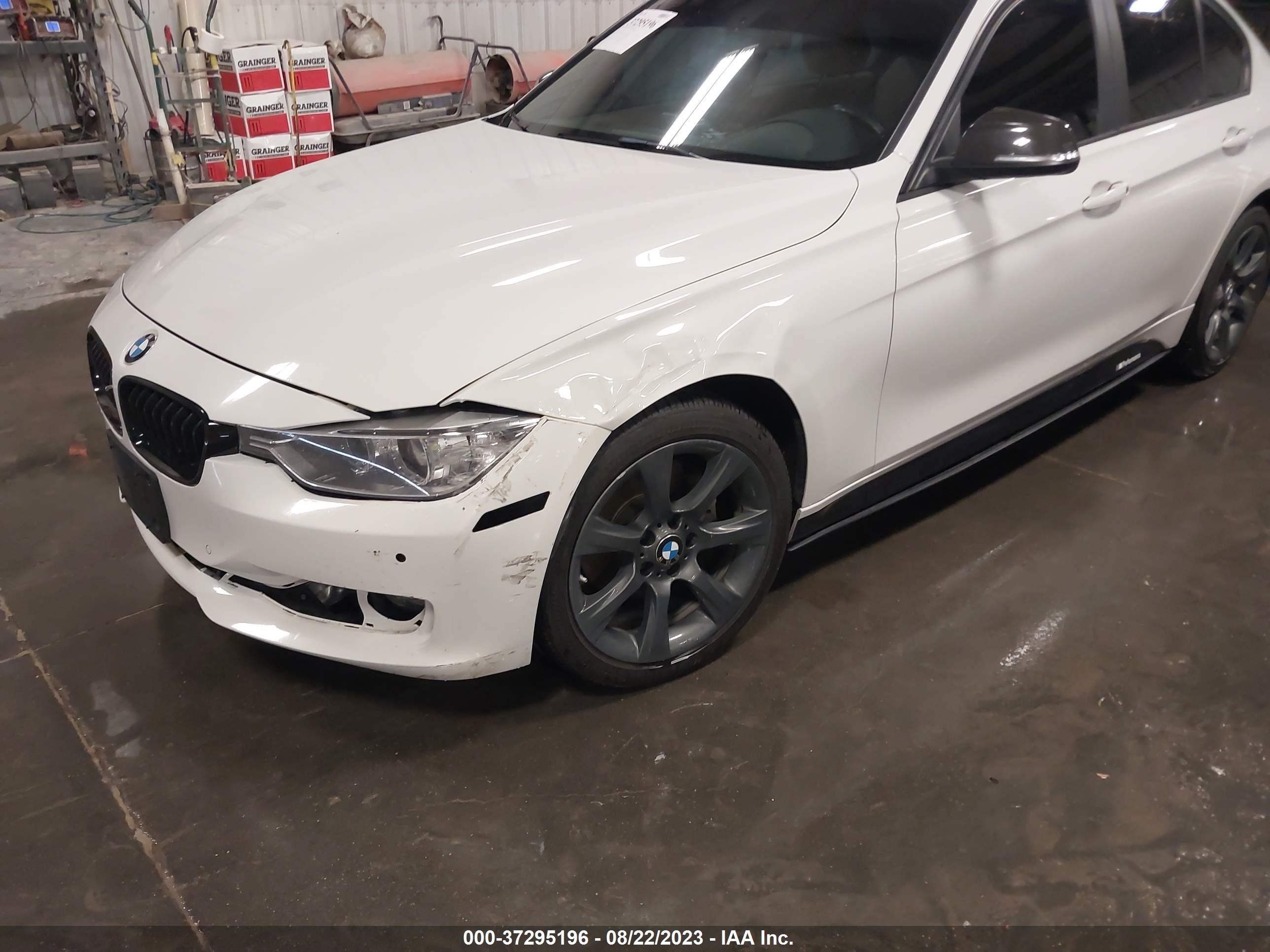 Photo 5 VIN: WBA3C3C50EP660659 - BMW 3 SERIES 