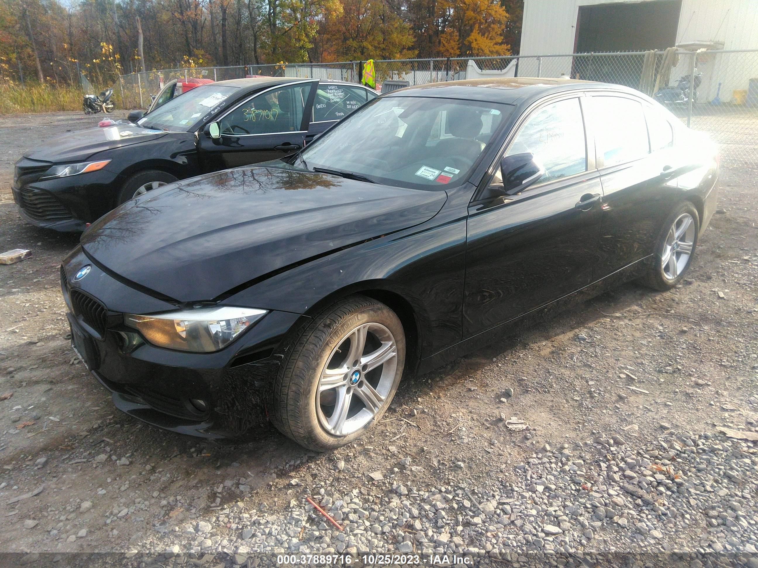 Photo 1 VIN: WBA3C3C52EF984055 - BMW 3ER 