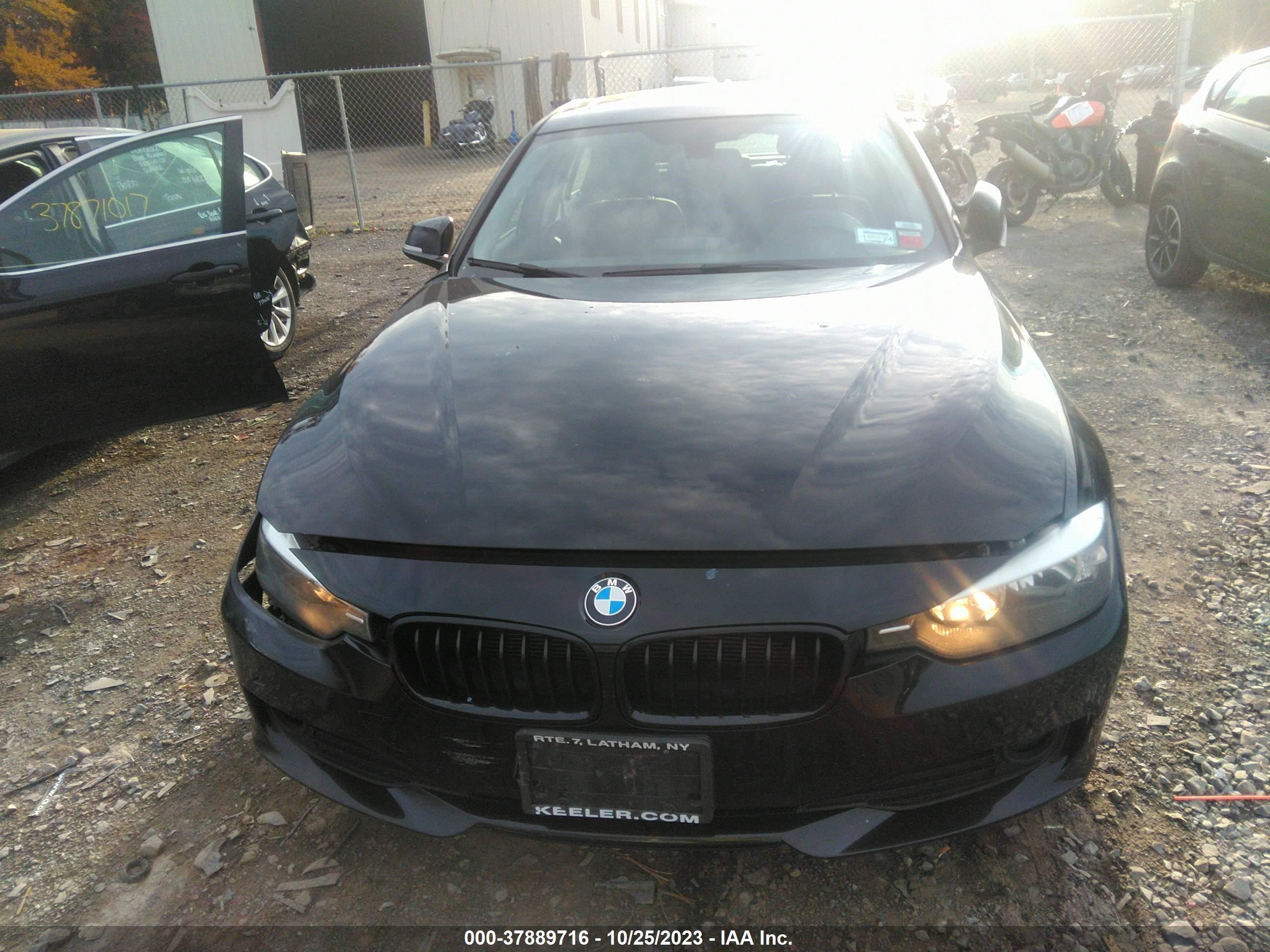 Photo 11 VIN: WBA3C3C52EF984055 - BMW 3ER 