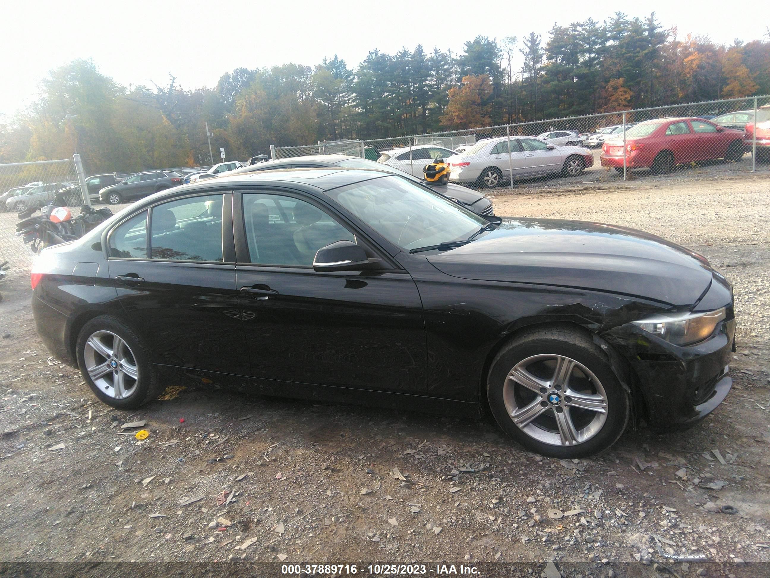 Photo 12 VIN: WBA3C3C52EF984055 - BMW 3ER 