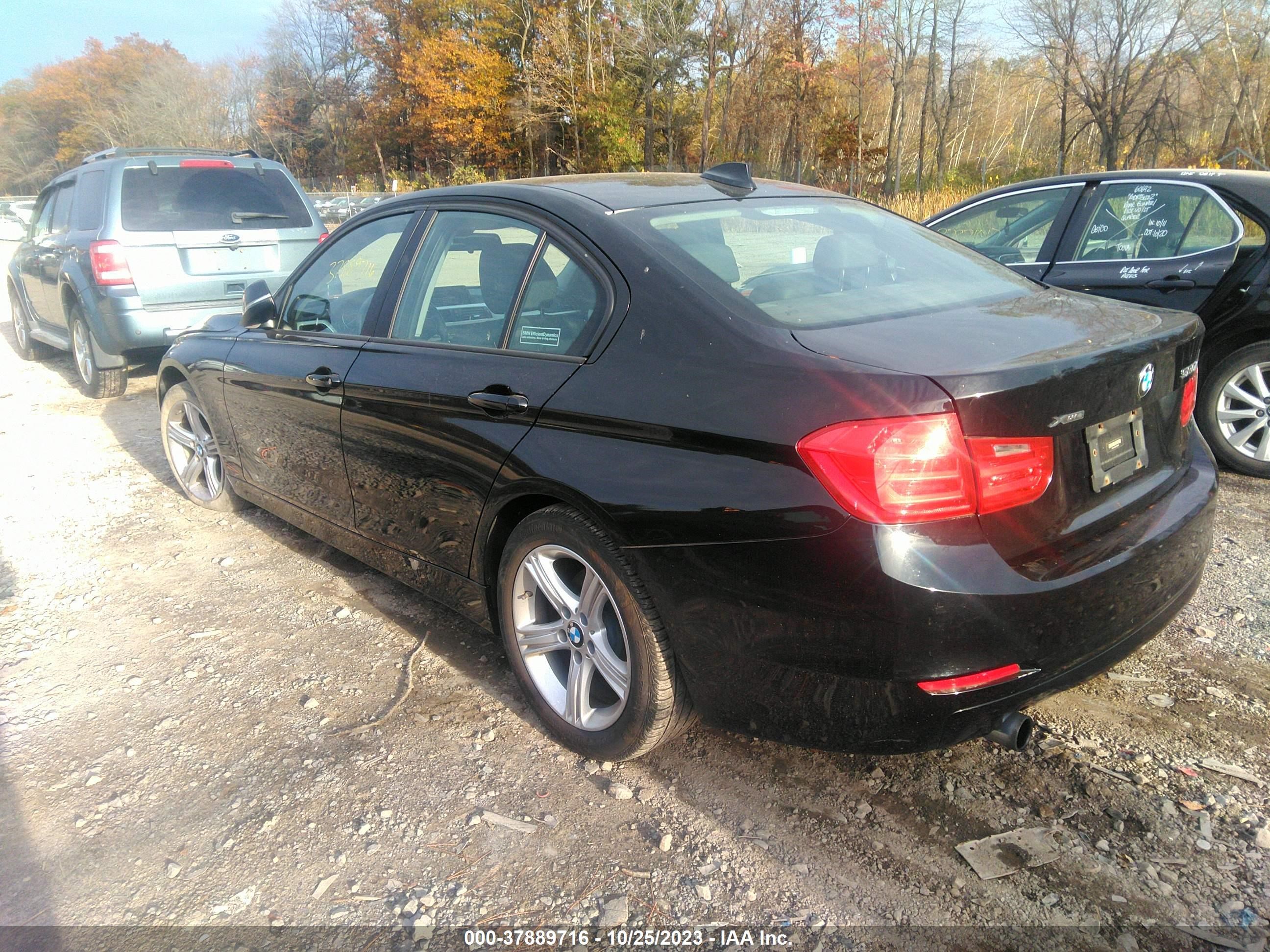 Photo 2 VIN: WBA3C3C52EF984055 - BMW 3ER 