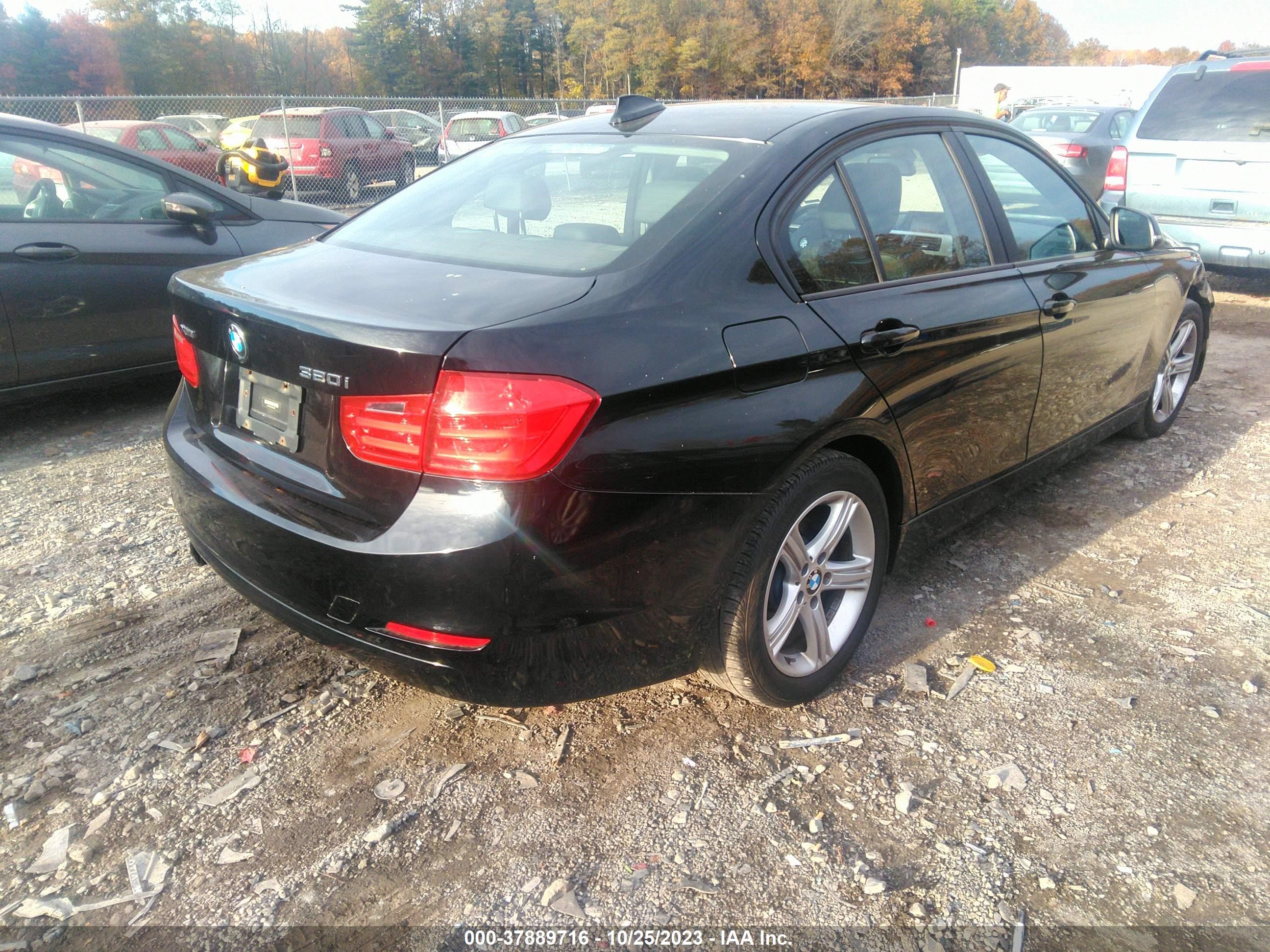 Photo 3 VIN: WBA3C3C52EF984055 - BMW 3ER 