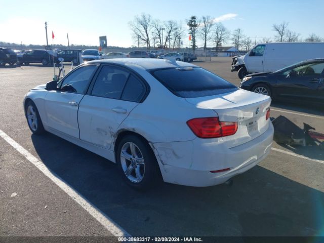 Photo 2 VIN: WBA3C3C52FP663855 - BMW 320I 