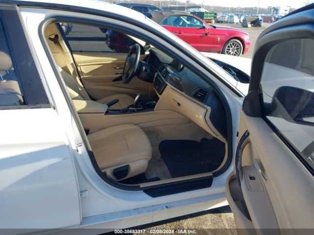 Photo 4 VIN: WBA3C3C52FP663855 - BMW 320I 