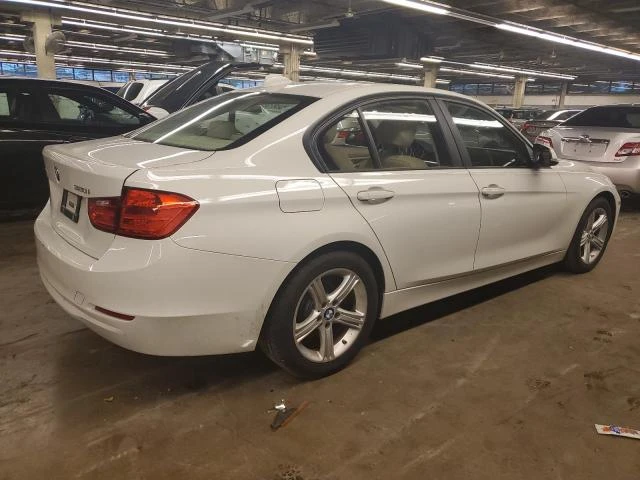 Photo 2 VIN: WBA3C3C55DF980659 - BMW 320 I XDRI 