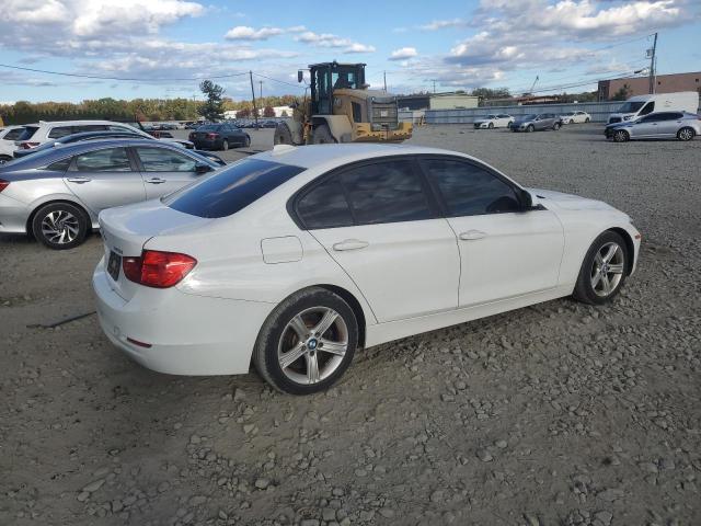 Photo 2 VIN: WBA3C3C55DF982055 - BMW 320 I XDRI 