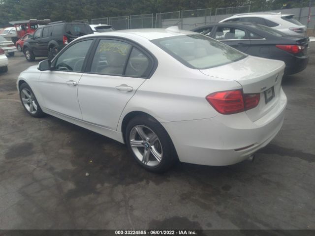 Photo 2 VIN: WBA3C3C55EP662570 - BMW 3 SERIES 