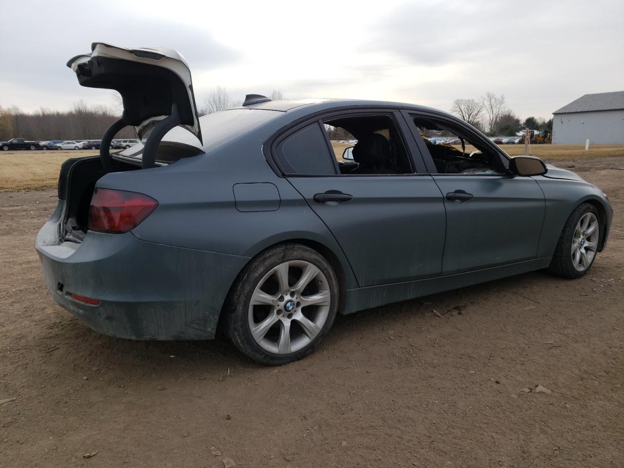 Photo 2 VIN: WBA3C3C56EP662738 - BMW 3ER 