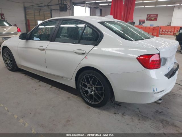 Photo 2 VIN: WBA3C3C56FP663860 - BMW 320I 