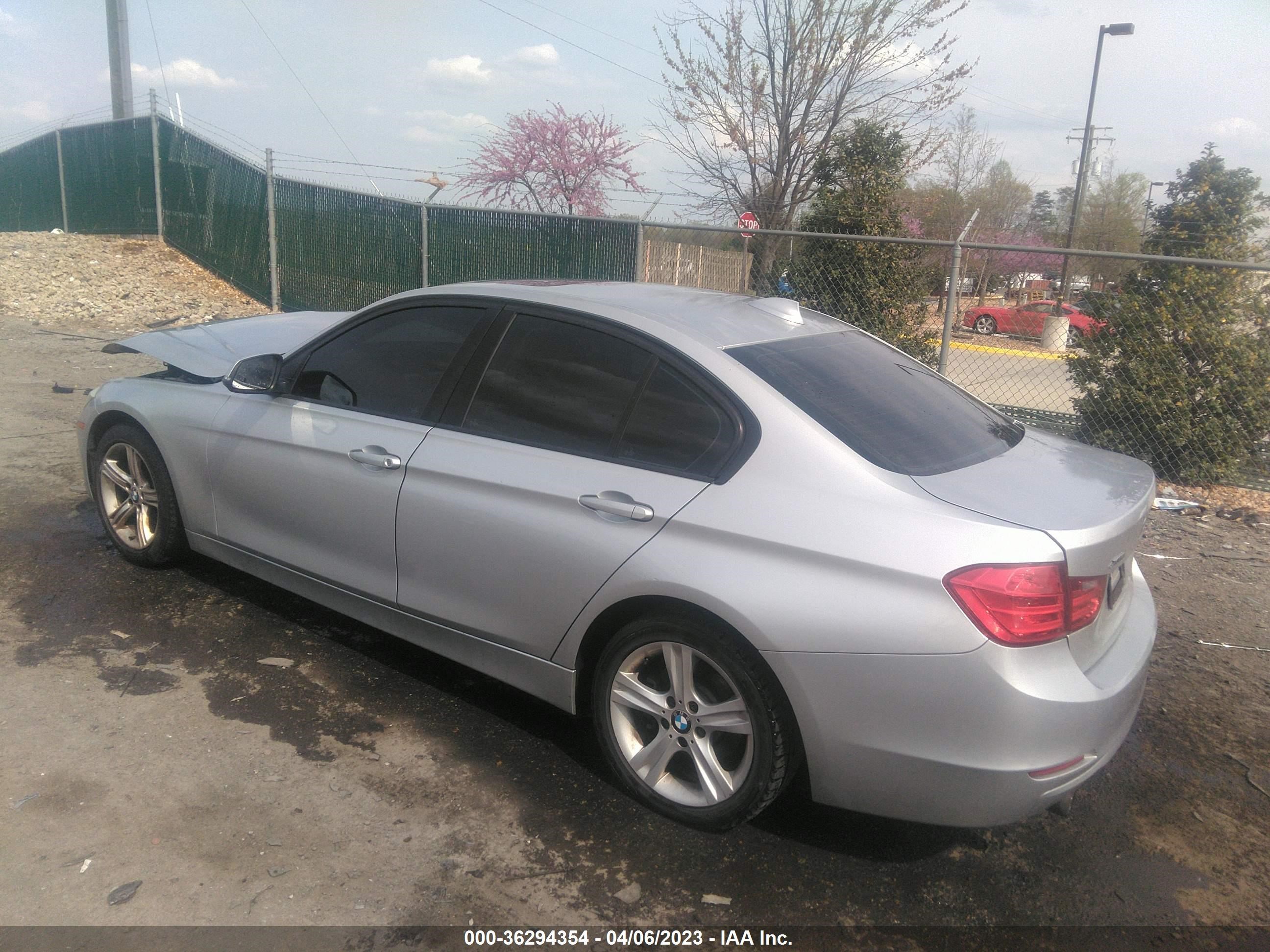 Photo 2 VIN: WBA3C3C59DF982351 - BMW 3ER 