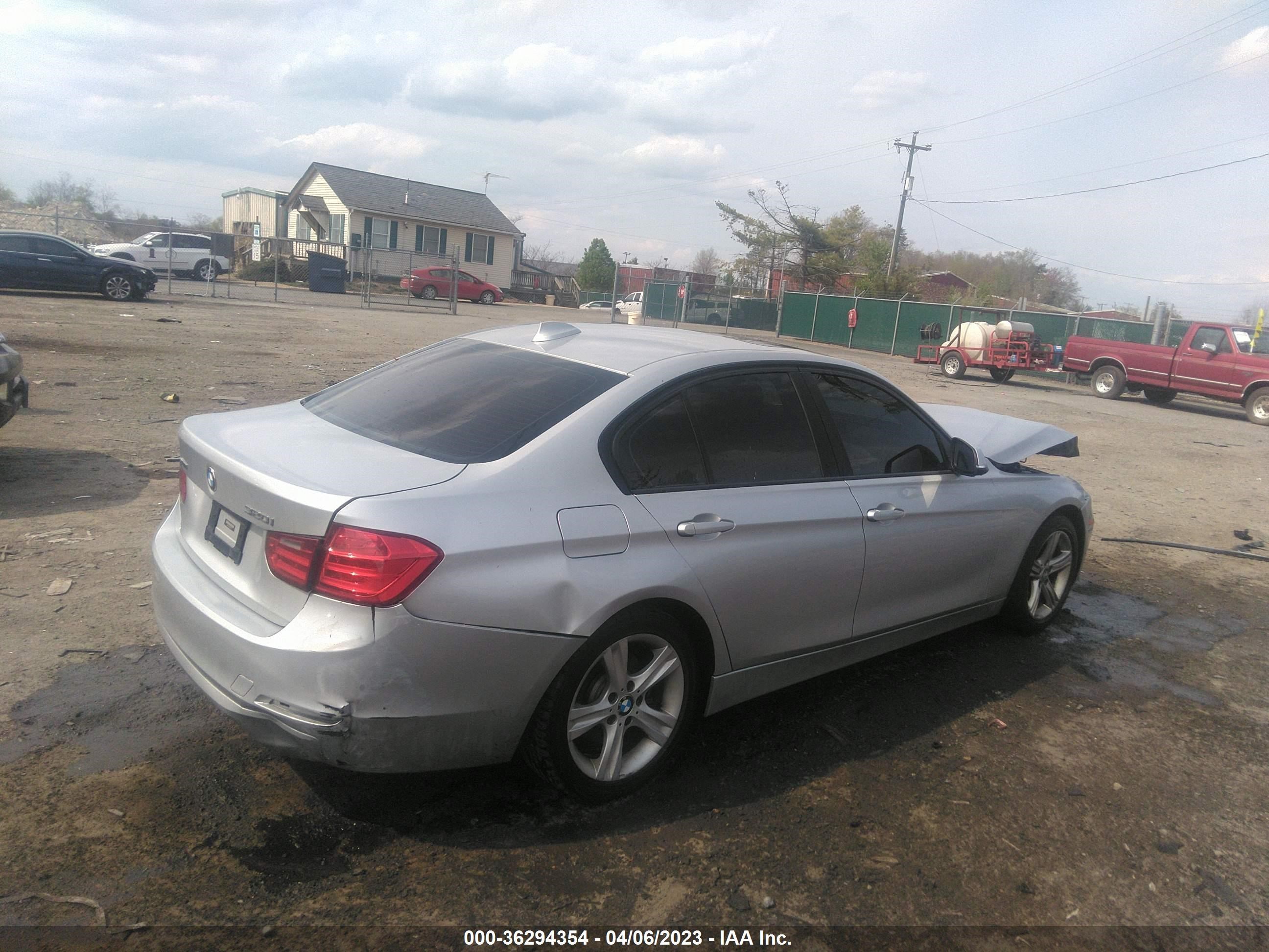 Photo 3 VIN: WBA3C3C59DF982351 - BMW 3ER 