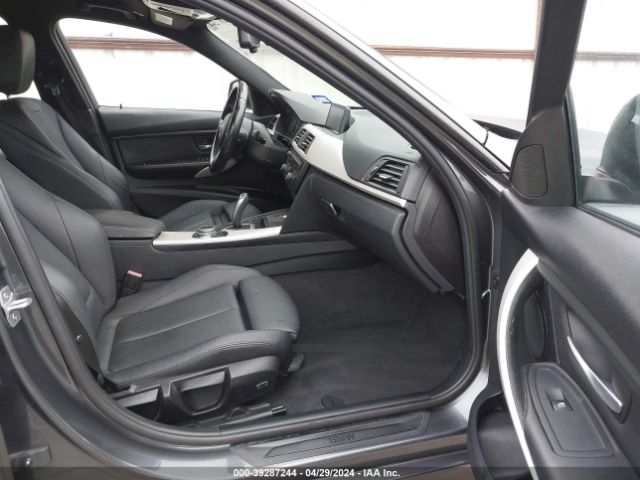 Photo 4 VIN: WBA3C3C5XEP661687 - BMW 320I 