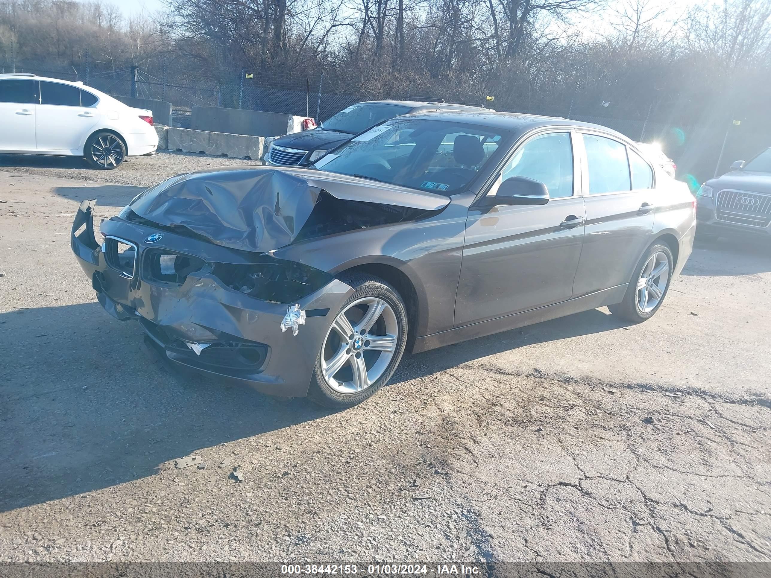 Photo 1 VIN: WBA3C3G50ENS70375 - BMW 3ER 