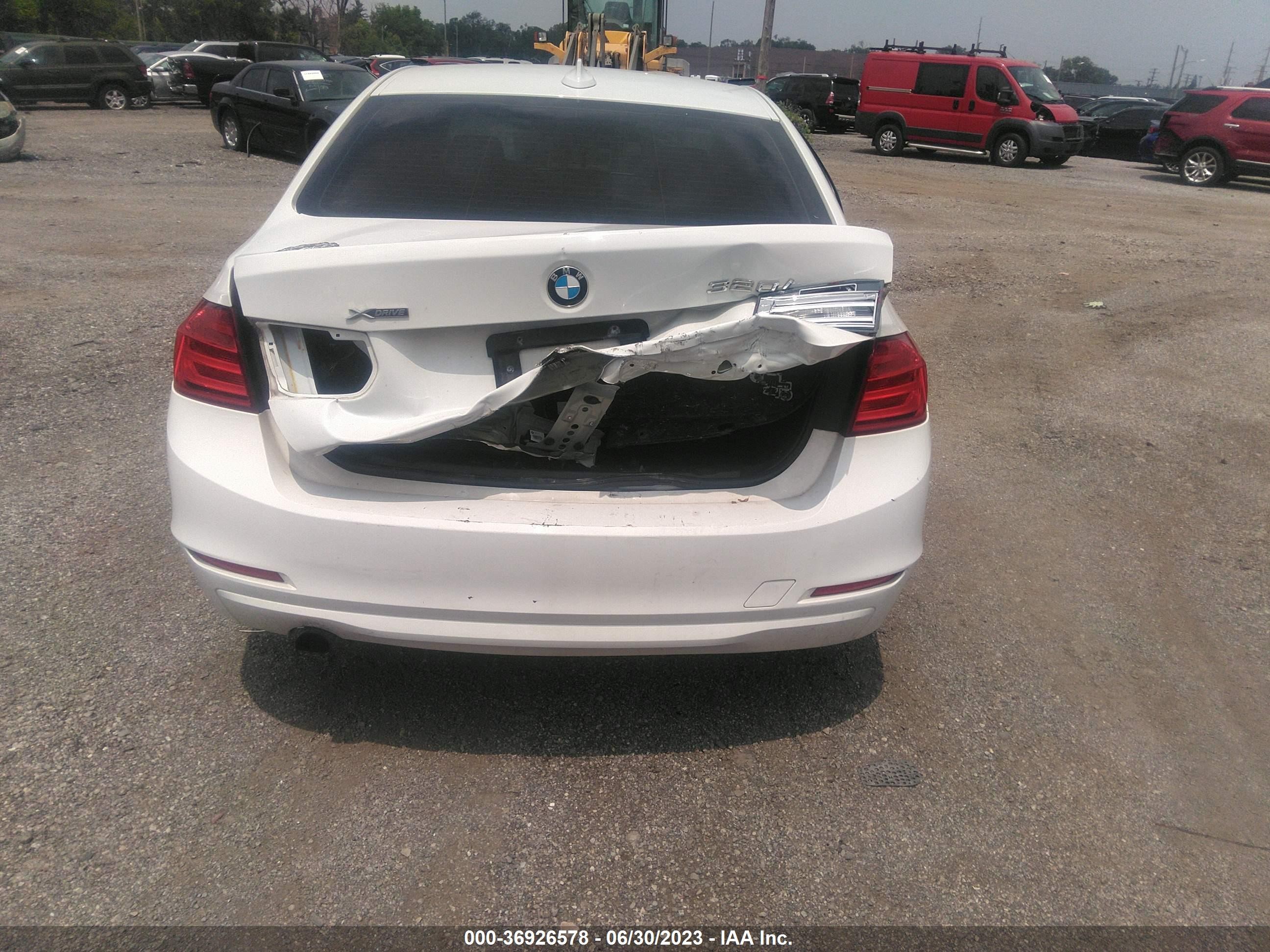 Photo 5 VIN: WBA3C3G50FNS74699 - BMW 3ER 