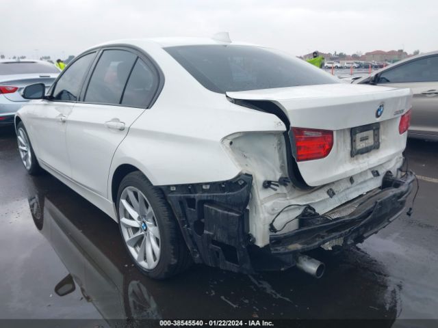 Photo 2 VIN: WBA3C3G50FNT51653 - BMW 320I 