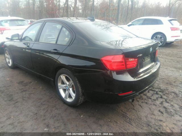 Photo 2 VIN: WBA3C3G51FNS74260 - BMW 320I 