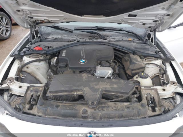 Photo 9 VIN: WBA3C3G51FNS74517 - BMW 320I 