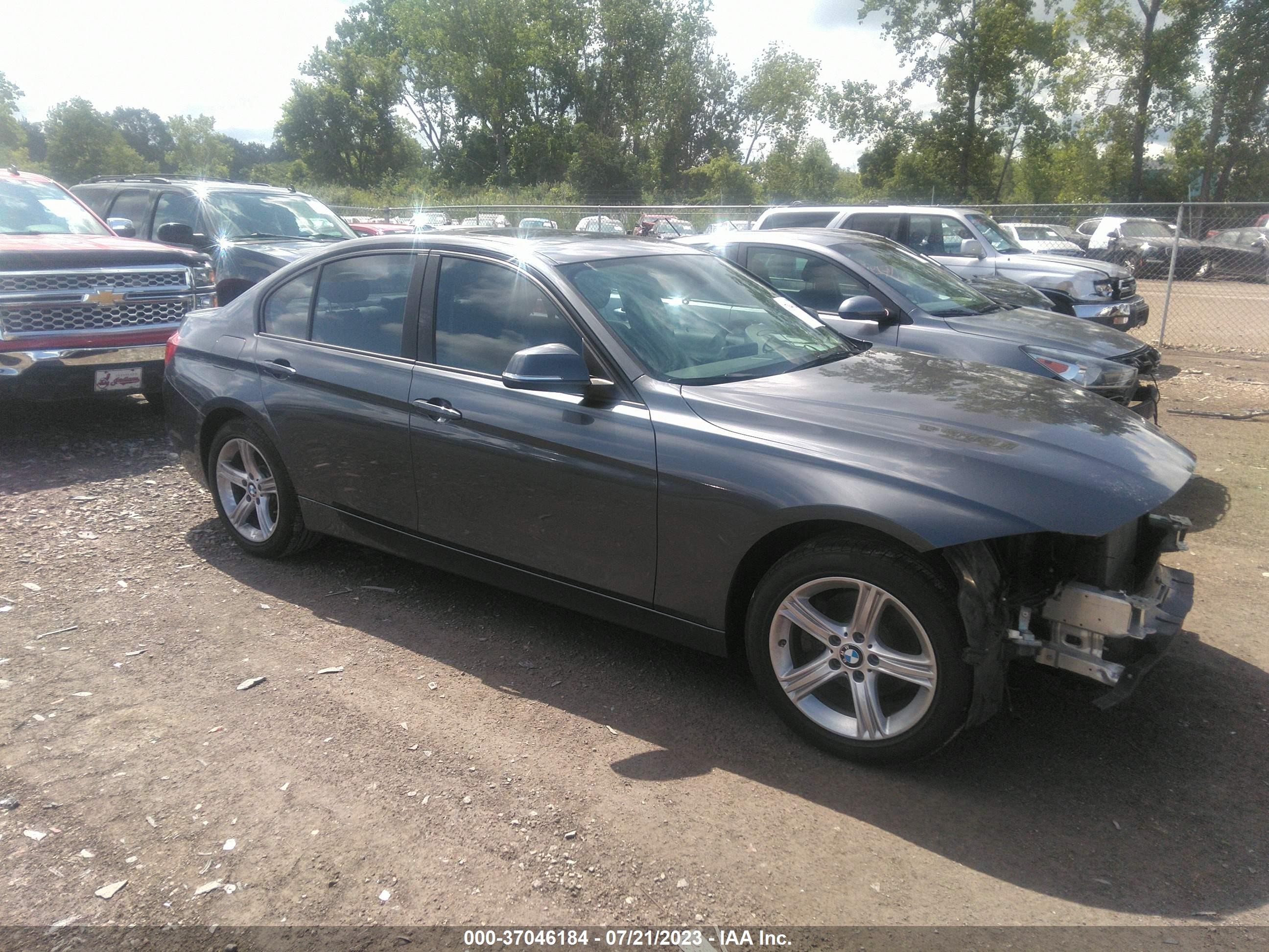 Photo 12 VIN: WBA3C3G53ENS72752 - BMW 3ER 