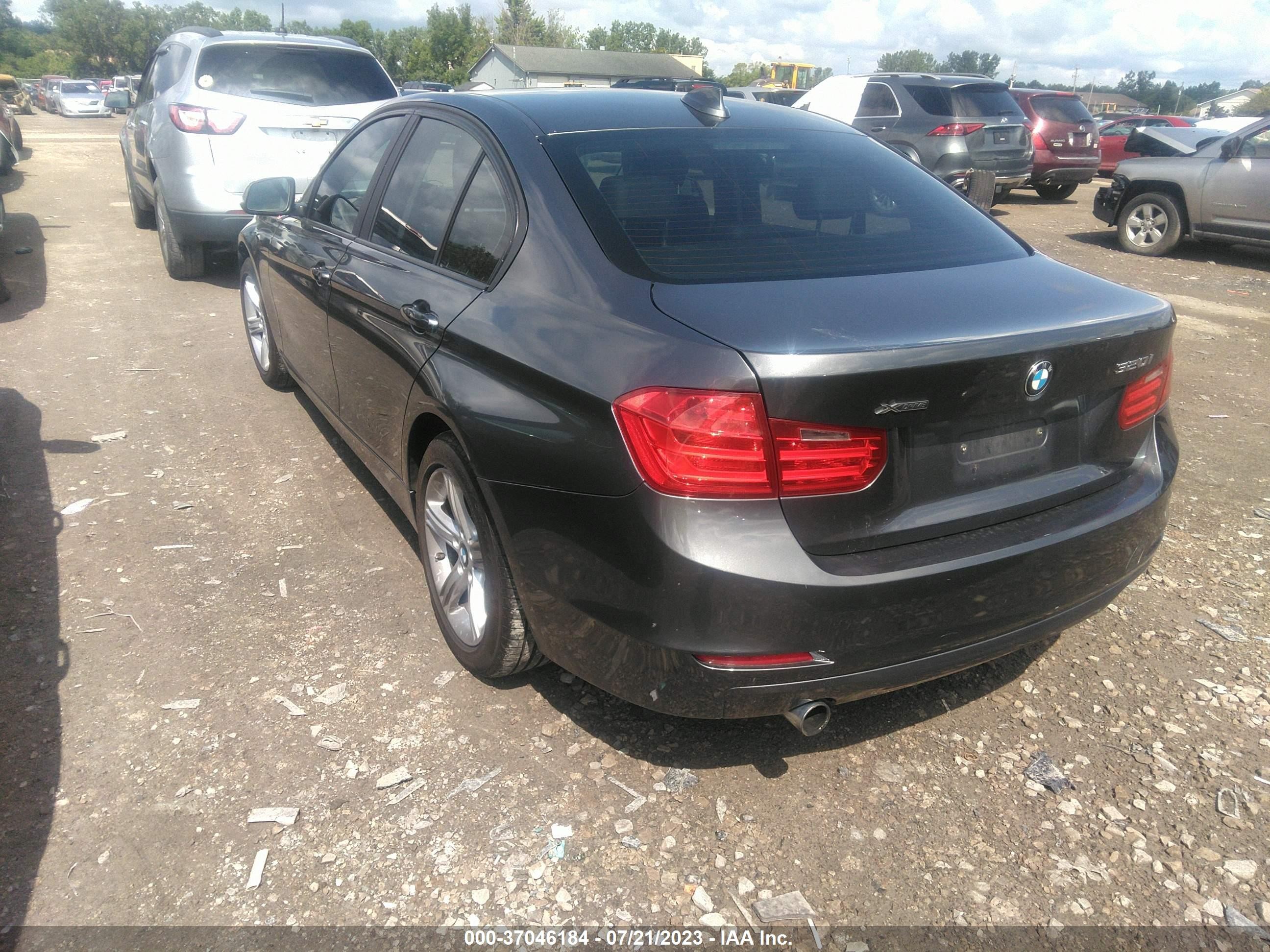 Photo 2 VIN: WBA3C3G53ENS72752 - BMW 3ER 