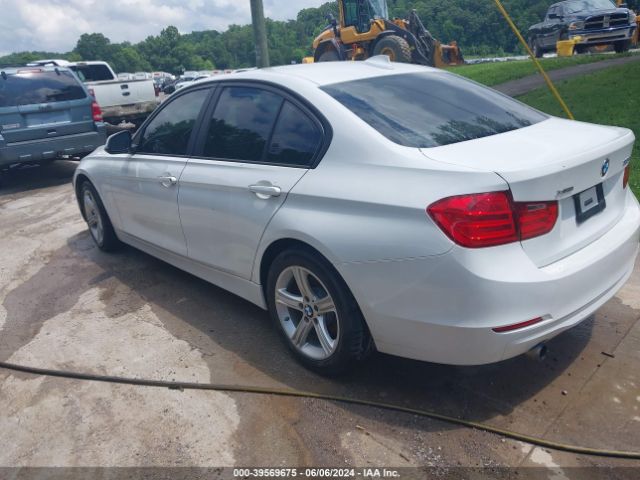 Photo 2 VIN: WBA3C3G53FNS75068 - BMW 320I 