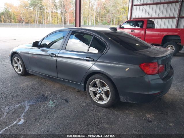 Photo 2 VIN: WBA3C3G53FNT51131 - BMW 320I 