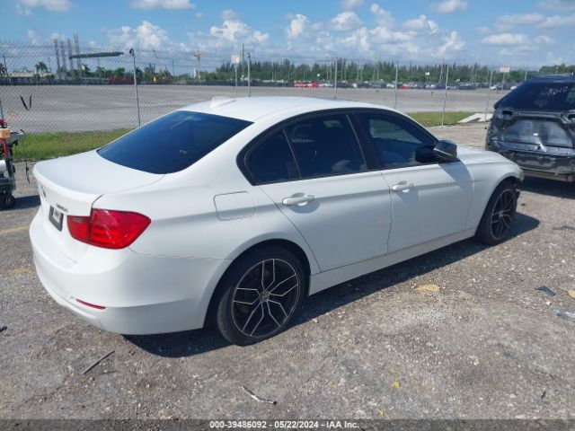 Photo 3 VIN: WBA3C3G54ENR25184 - BMW 320I 