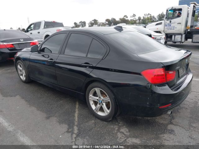 Photo 2 VIN: WBA3C3G54FNS73796 - BMW 320I 