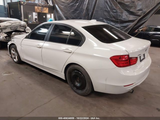 Photo 2 VIN: WBA3C3G54FNT51025 - BMW 320I 