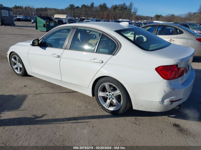 Photo 2 VIN: WBA3C3G55ENS71635 - BMW 320I 