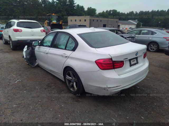 Photo 2 VIN: WBA3C3G55FNS73421 - BMW 3 