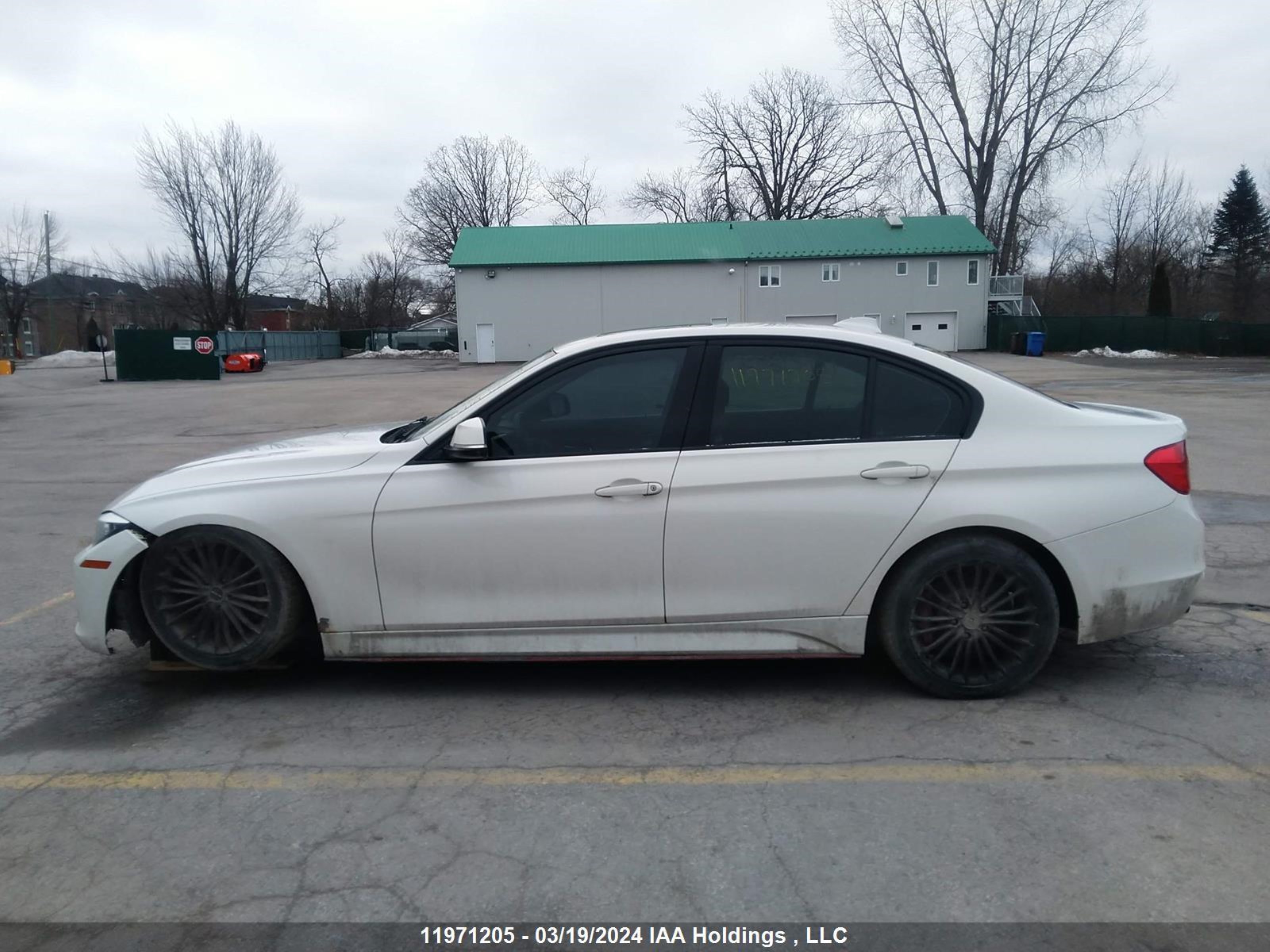 Photo 13 VIN: WBA3C3G56ENS68940 - BMW 3ER 