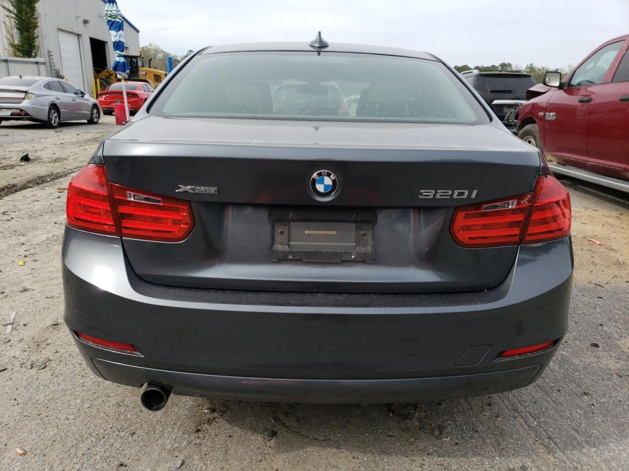 Photo 5 VIN: WBA3C3G58FNS73719 - BMW 3ER 