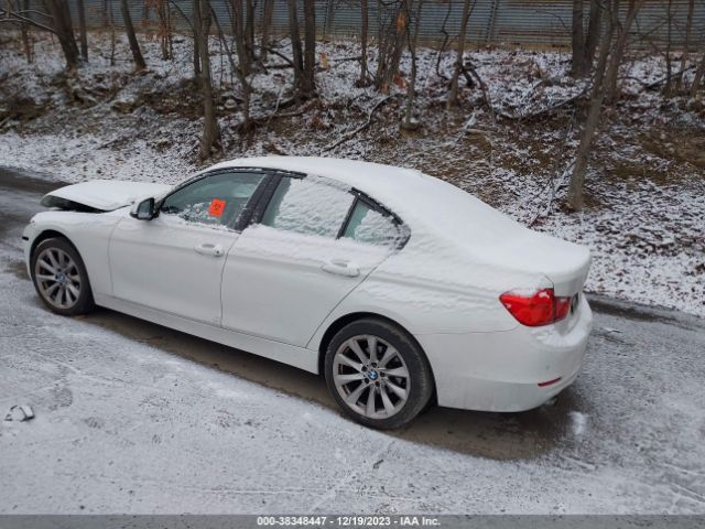 Photo 2 VIN: WBA3C3G58FNT51612 - BMW 320I 