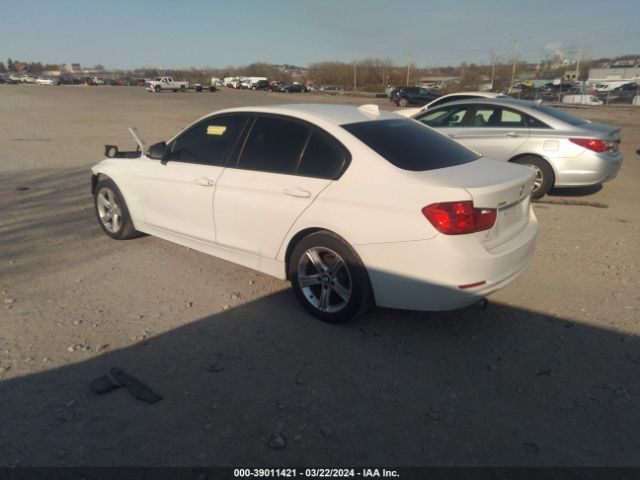 Photo 2 VIN: WBA3C3G59FNS73325 - BMW 3 SERIES 