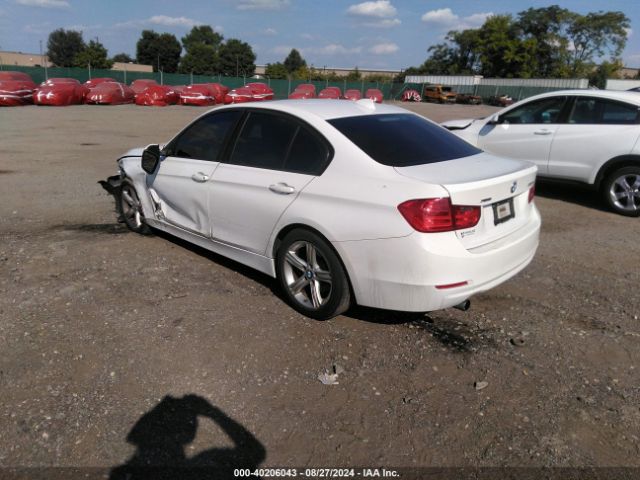 Photo 2 VIN: WBA3C3G59FNS75351 - BMW 320I 