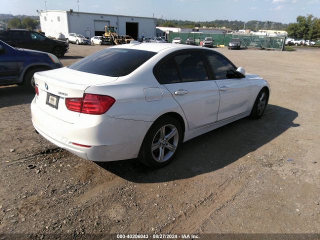 Photo 3 VIN: WBA3C3G59FNS75351 - BMW 320I 