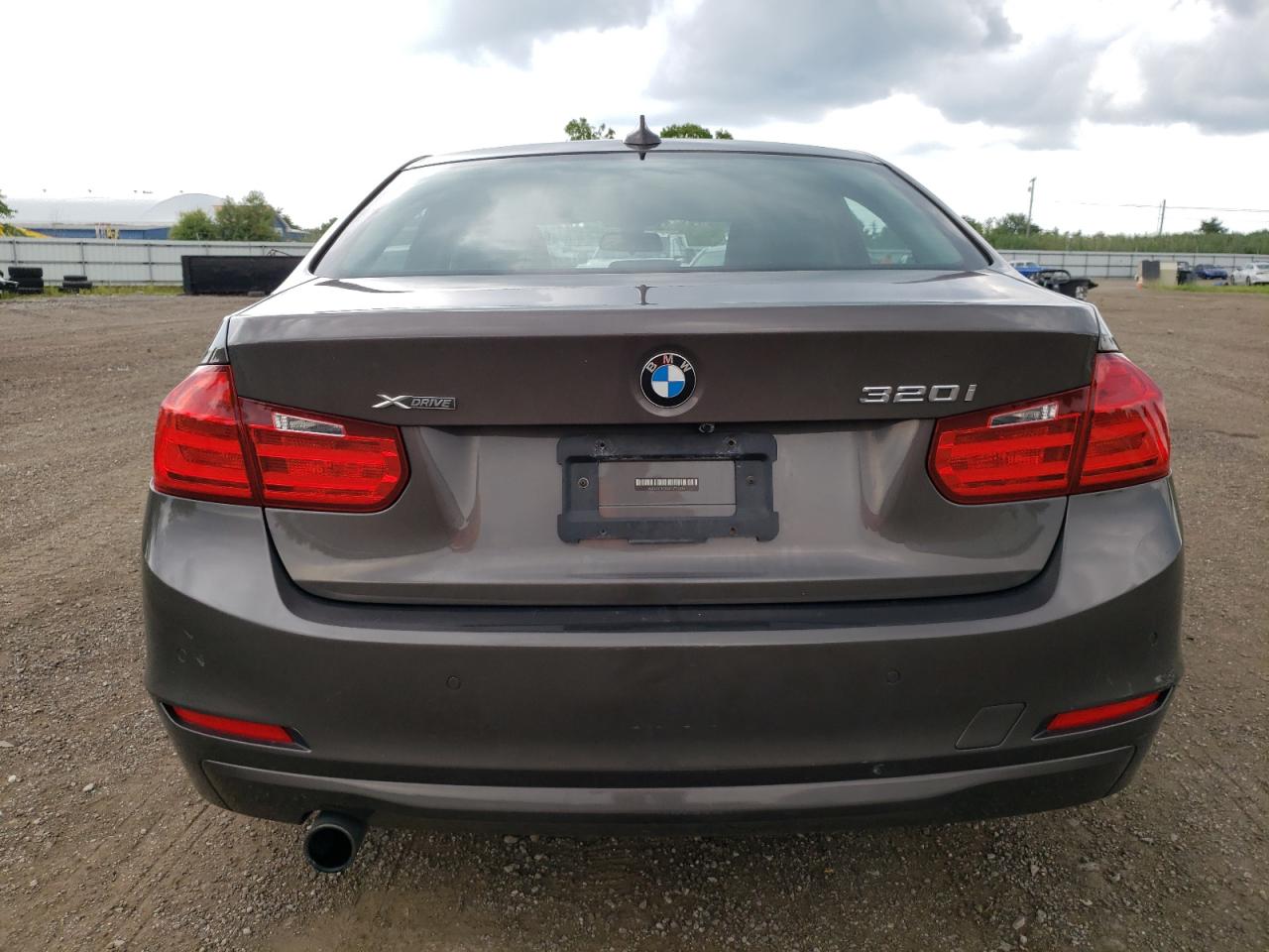 Photo 5 VIN: WBA3C3G5XFNT52034 - BMW 3ER 