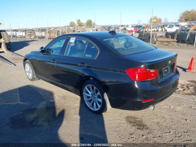 Photo 2 VIN: WBA3C3G5XFNT53037 - BMW 3 SERIES 