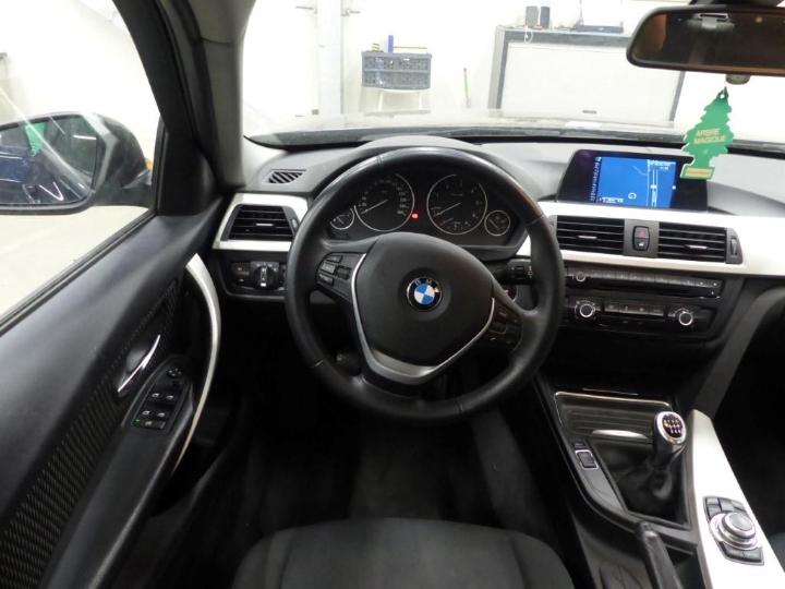 Photo 12 VIN: WBA3D11070J627470 - BMW 3 