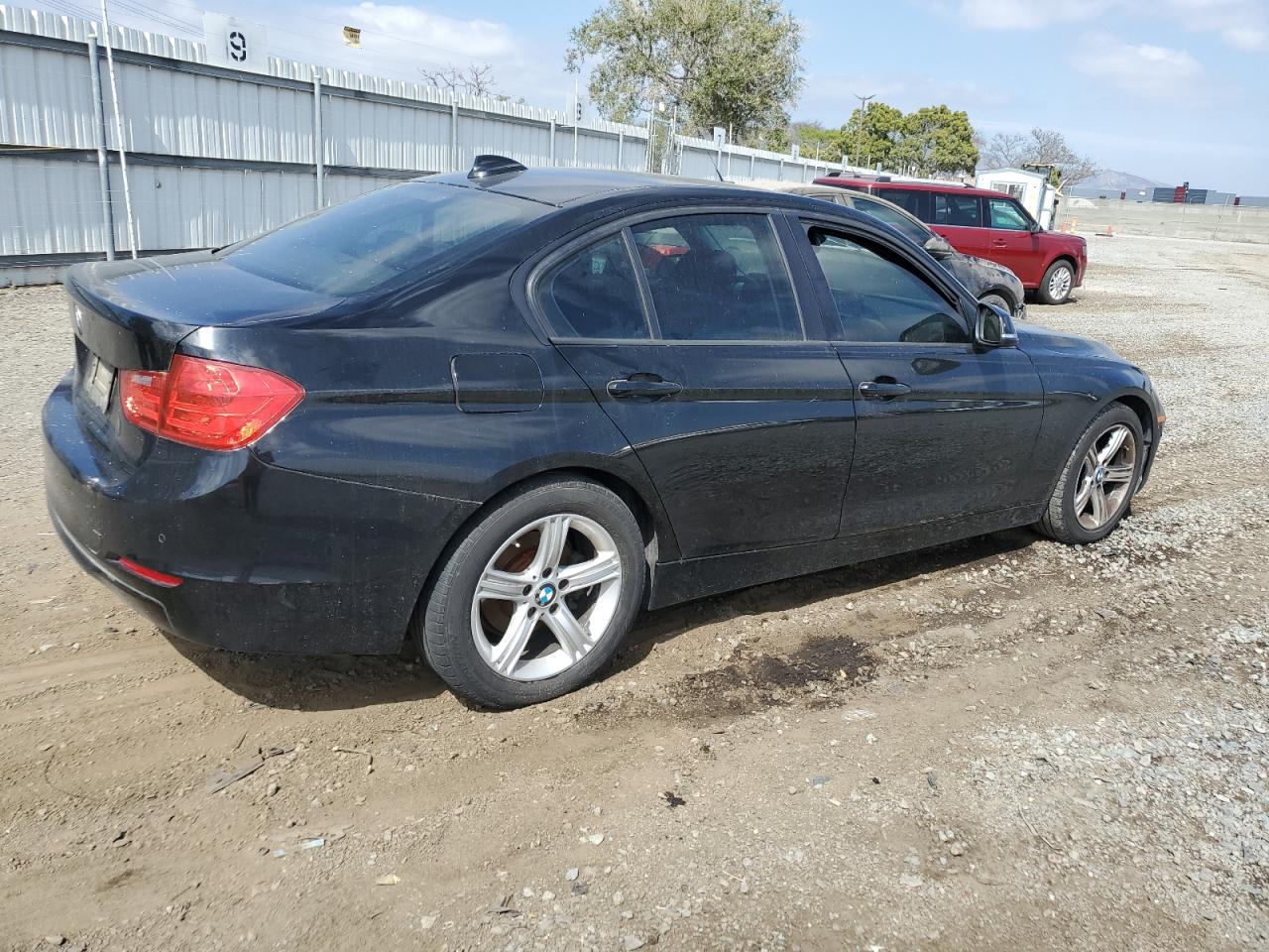 Photo 2 VIN: WBA3D3C52EK155393 - BMW 3ER 