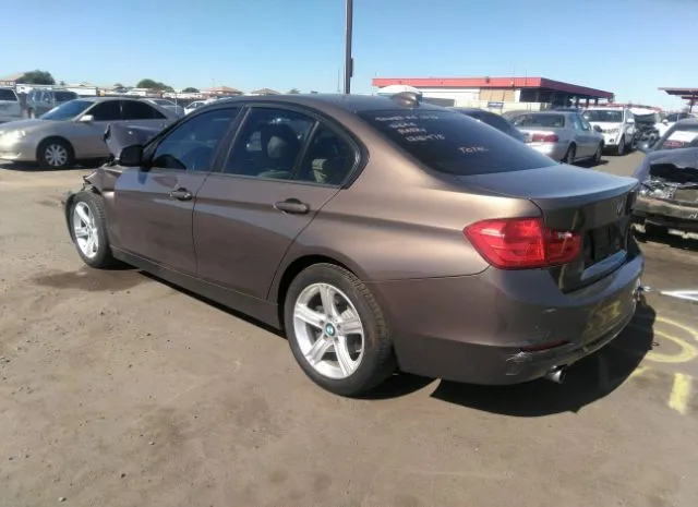 Photo 2 VIN: WBA3D3C55EF099412 - BMW 3 SERIES 