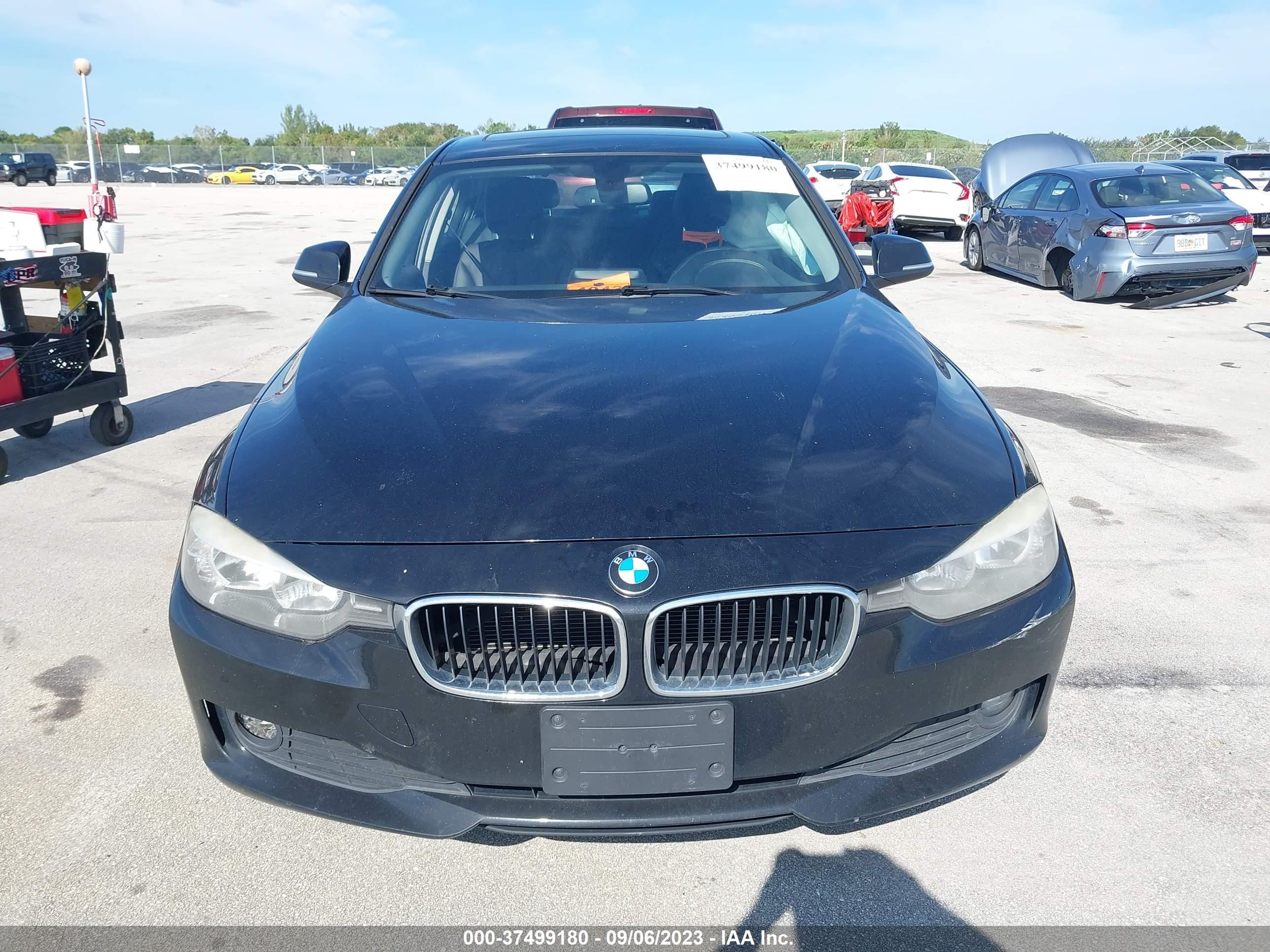 Photo 11 VIN: WBA3D5C53EKX96497 - BMW 3ER 