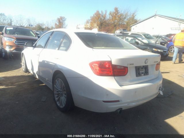 Photo 2 VIN: WBA3D5C5XEF147465 - BMW 3 