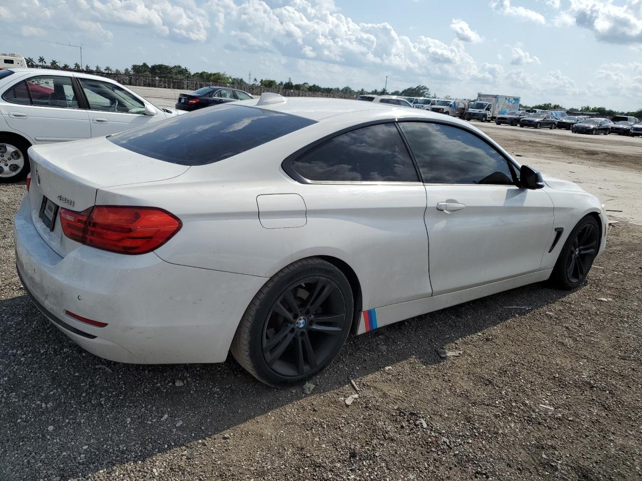 Photo 2 VIN: WBA3N3C56FK234547 - BMW 4ER 