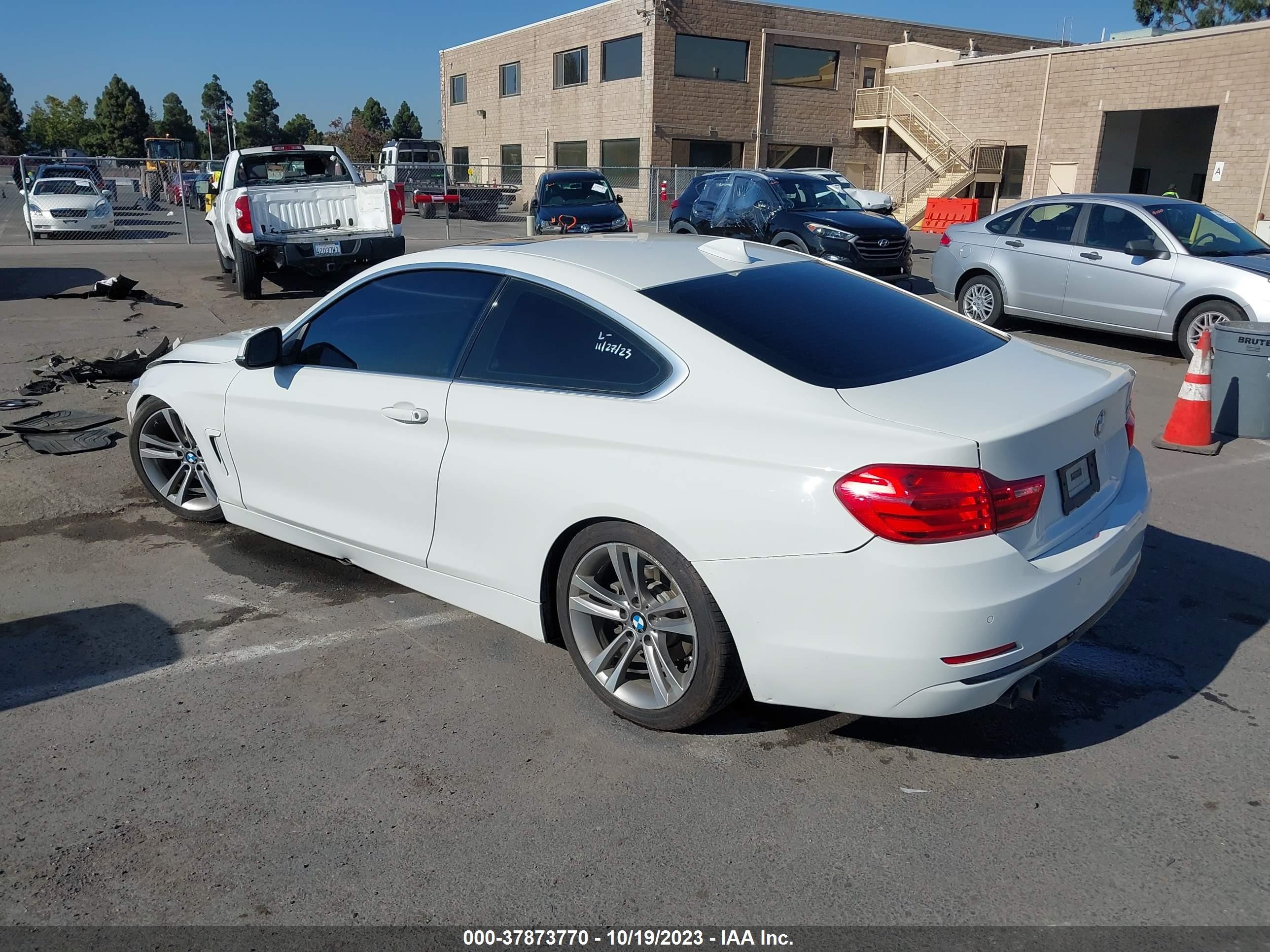 Photo 2 VIN: WBA3N7C50GK228333 - BMW 4ER 