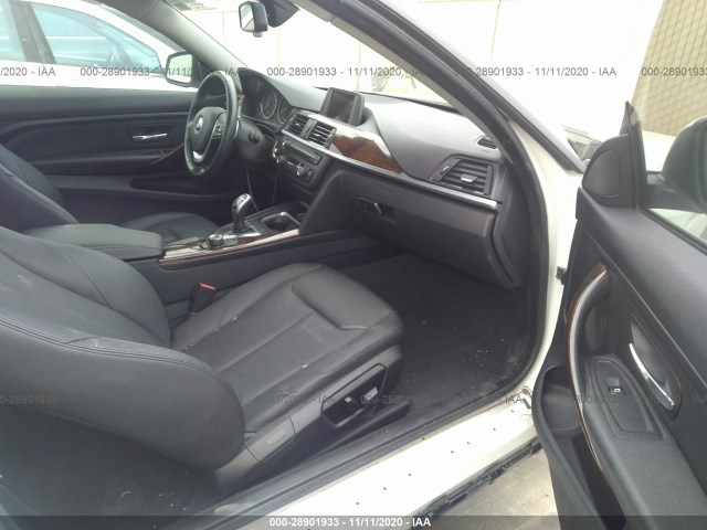 Photo 4 VIN: WBA3N7C52FK222418 - BMW 4 